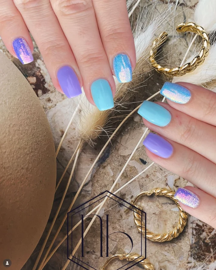 Gele pastel manicure