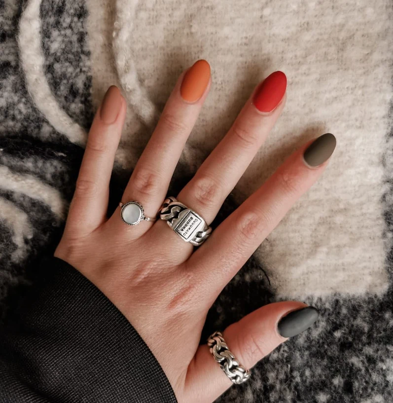 Herfst manicure in warme tinten
